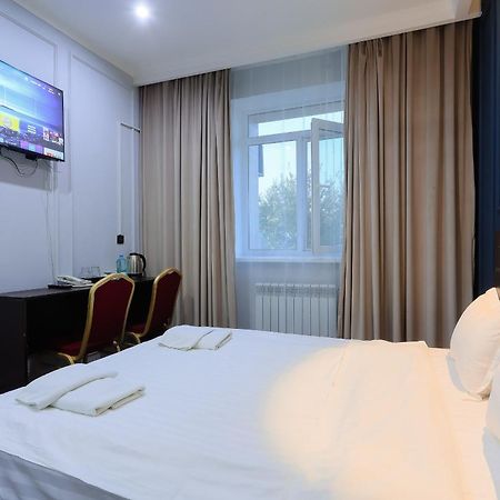 Hotel Vivaldis Almaty Bagian luar foto