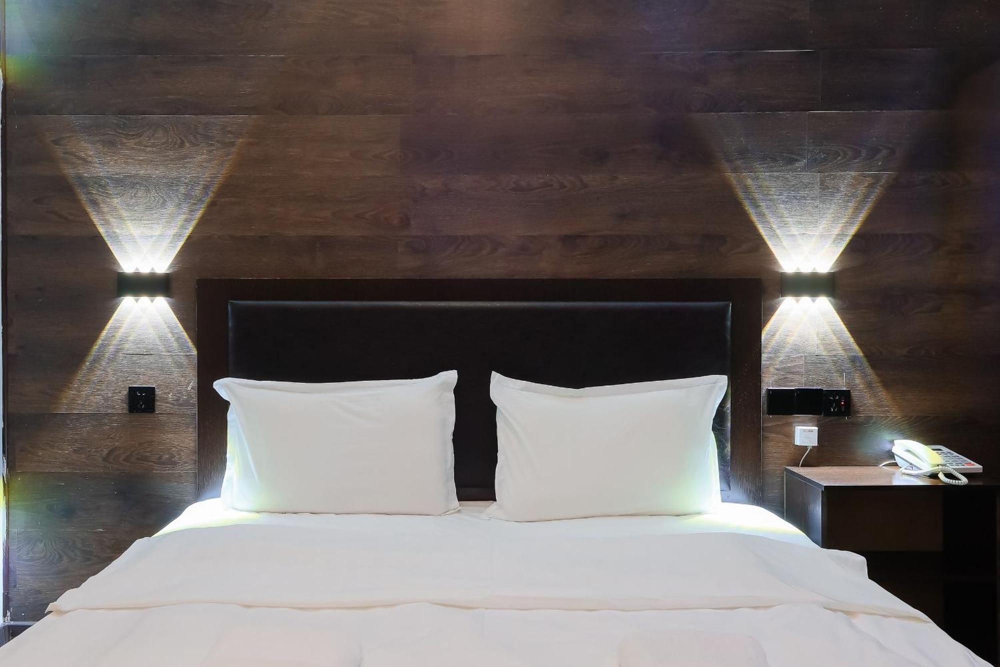 Hotel Vivaldis Almaty Bagian luar foto