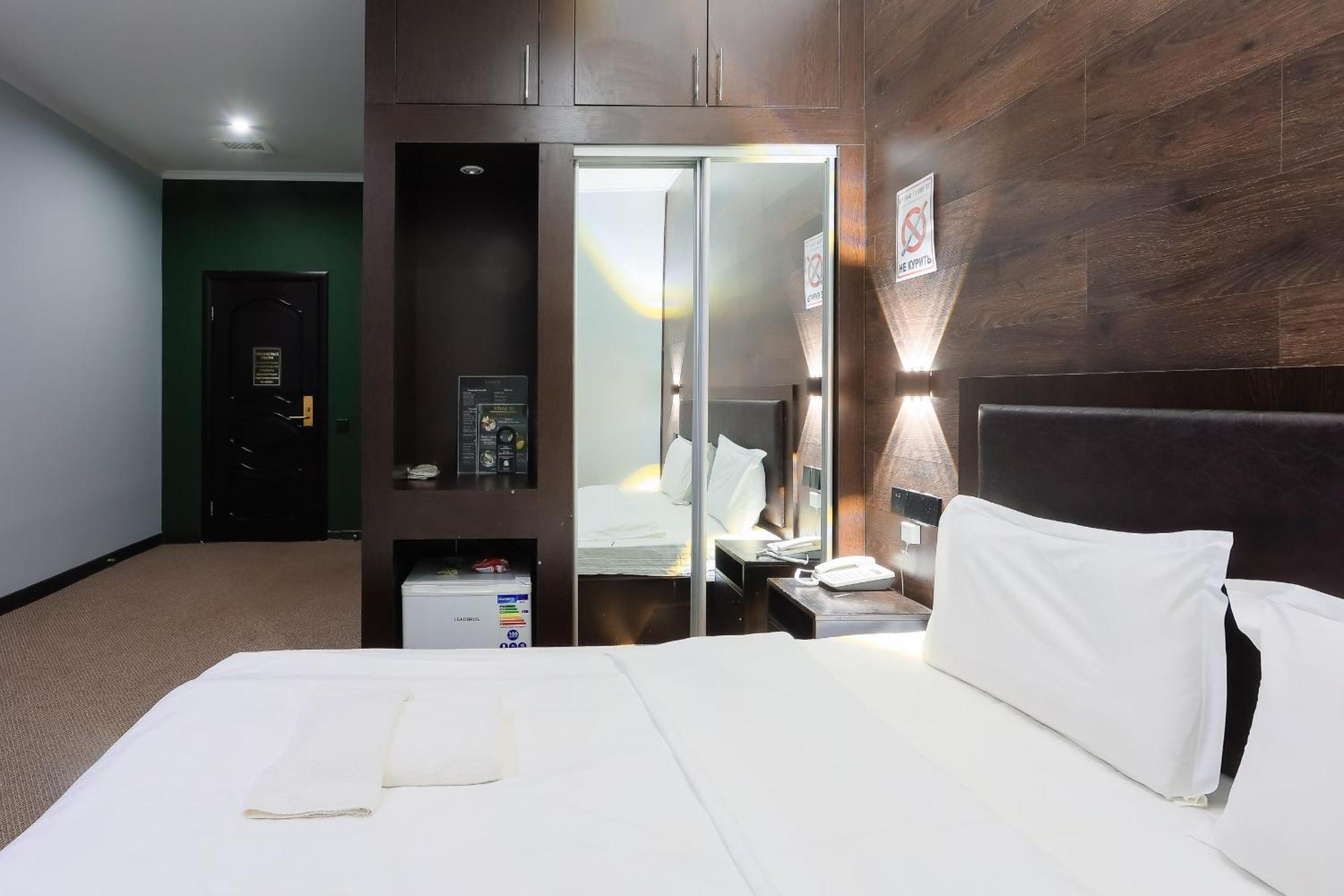 Hotel Vivaldis Almaty Bagian luar foto