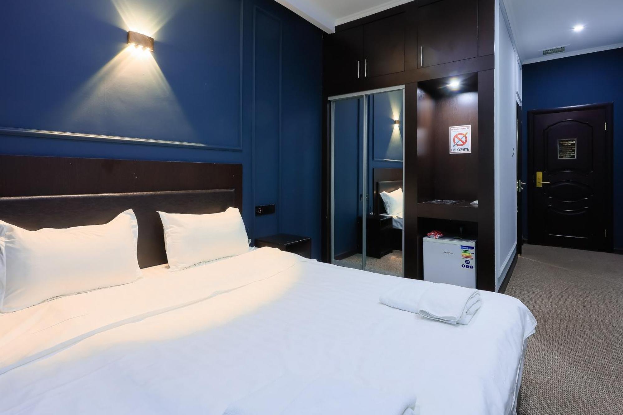 Hotel Vivaldis Almaty Bagian luar foto